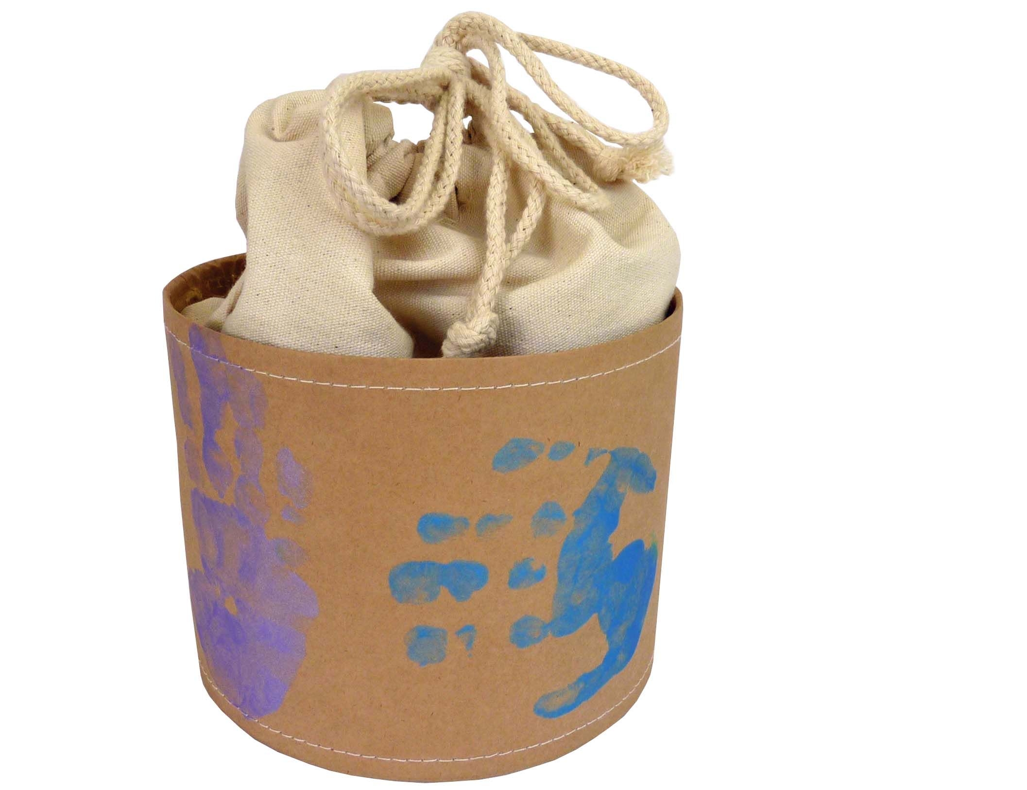 Pappbox mit Baumwollsack Pappbox mit Baumwollsack